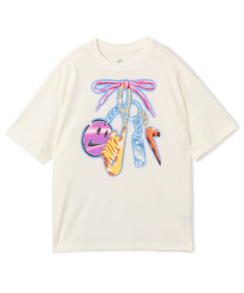 NIKE(ナイキ)の「NIKE AS WMNS NSW CLASSIC OS OC11 TEE / ナイキ ウィメンズ NSW クラシック OS OC11 T-シャツ 【SP】(Tシャツ/カットソー・レディース・ホワイト/ブラック・S/M/L)」の2枚目の写真