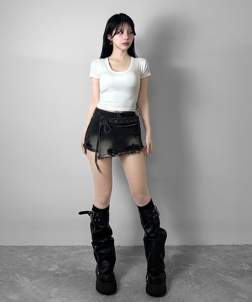 FOLLOWIN(フォロウィン)の「カットオフレイヤードアイレットデニムミニスカート(デニムスカート・レディース・ブルー/ブラック・LARGE/MEDIUM/SMALL)」の17枚目の写真
