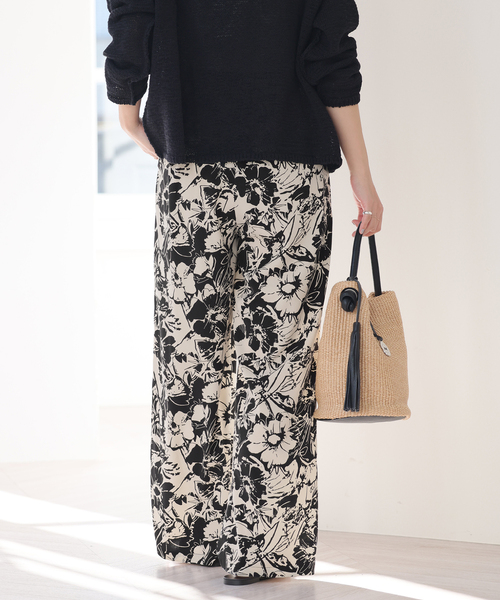 JOURNAL STANDARD relume（ジャーナルスタンダード　レリューム）の「《WEB限定追加》コントラストフラワープリントパンツ（その他パンツ・レディース・アイボリー/グリーン/ブラック・FREE）」の8枚目の写真