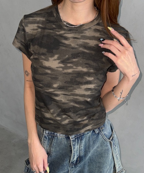 Bamm(バム)の「ヴィンテージカモフラコンパクトTシャツ(Tシャツ/カットソー・レディース・ホワイト/カーキ/グレー・FREE)」の3枚目の写真