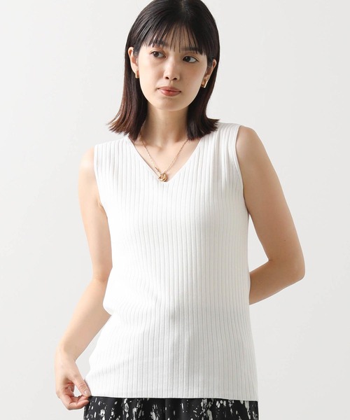 Gready Brilliant(グレディブリリアン)の「スクエアV2WAYタンク(タンクトップ・レディース・ブラウン/ブラック×ホワイト/ブラック×ベージュ/オフホワイト・FREE)」の5枚目の写真