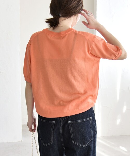 quaranciel（カランシエル）の「quaranciel:〈接触冷感/手洗い可能〉コンパクト シアー ニット TEE（ニット/セーター・レディース・オレンジ/ブラウン/ブラック/オフホワイト・ONE SIZE）」の20枚目の写真