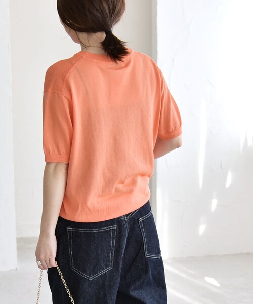 quaranciel（カランシエル）の「quaranciel:〈接触冷感/手洗い可能〉コンパクト シアー ニット TEE（ニット/セーター・レディース・オレンジ/ブラウン/ブラック/オフホワイト・ONE SIZE）」の19枚目の写真