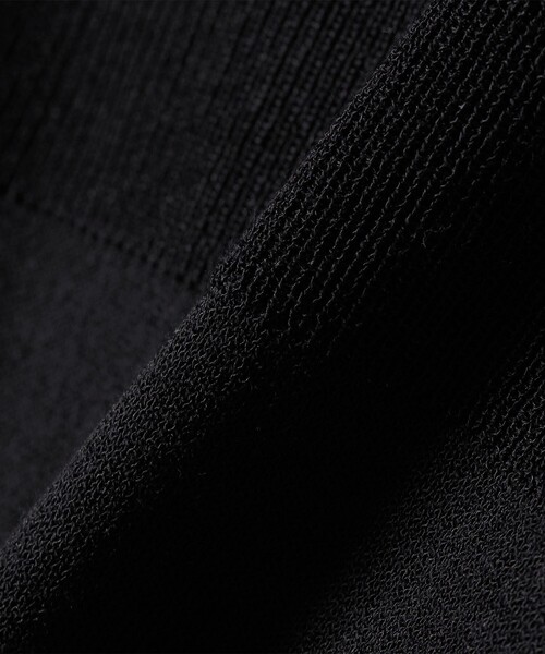quaranciel（カランシエル）の「quaranciel:〈接触冷感/手洗い可能〉コンパクト シアー ニット TEE（ニット/セーター・レディース・オレンジ/ブラウン/ブラック/オフホワイト・ONE SIZE）」の6枚目の写真
