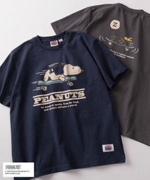 PEANUTS（ピーナッツ）の「【75】【PEANUTS/ピーナッツ】×【NUTMEG/ナツメグ】ダブルネーム スヌーピー スケボー＆バスケットボール グラフィック クルーネックTシャツ（Tシャツ/カットソー）」