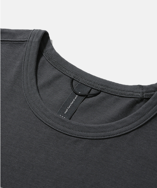 MOIF（モイフ）の「[SS26] ACROSTIC POEM H/S TEE / CHARCOAL（Tシャツ/カットソー・メンズ・その他・3(L)/1(S)/2(M)）」の9枚目の写真