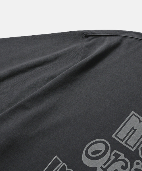 MOIF（モイフ）の「[SS26] ACROSTIC POEM H/S TEE / CHARCOAL（Tシャツ/カットソー・メンズ・その他・3(L)/1(S)/2(M)）」の8枚目の写真