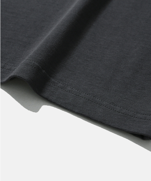 MOIF（モイフ）の「[SS26] ACROSTIC POEM H/S TEE / CHARCOAL（Tシャツ/カットソー・メンズ・その他・3(L)/1(S)/2(M)）」の3枚目の写真