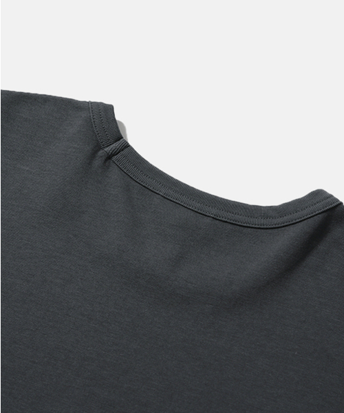 MOIF（モイフ）の「[SS26] ACROSTIC POEM H/S TEE / CHARCOAL（Tシャツ/カットソー・メンズ・その他・3(L)/1(S)/2(M)）」の4枚目の写真