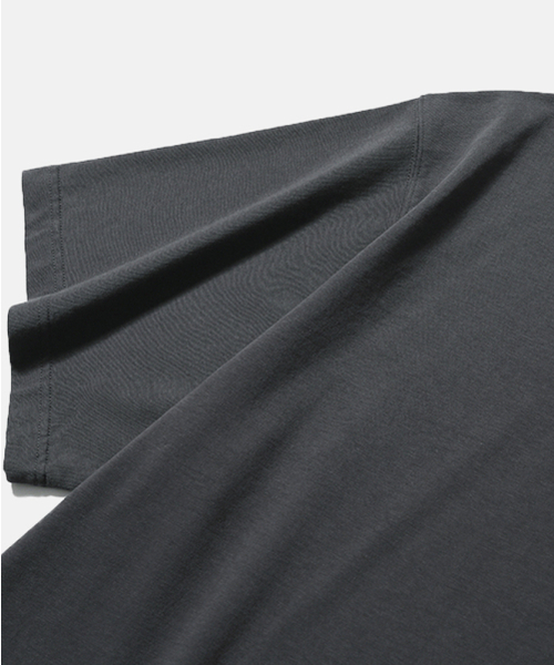 MOIF（モイフ）の「[SS26] ACROSTIC POEM H/S TEE / CHARCOAL（Tシャツ/カットソー・メンズ・その他・3(L)/1(S)/2(M)）」の5枚目の写真