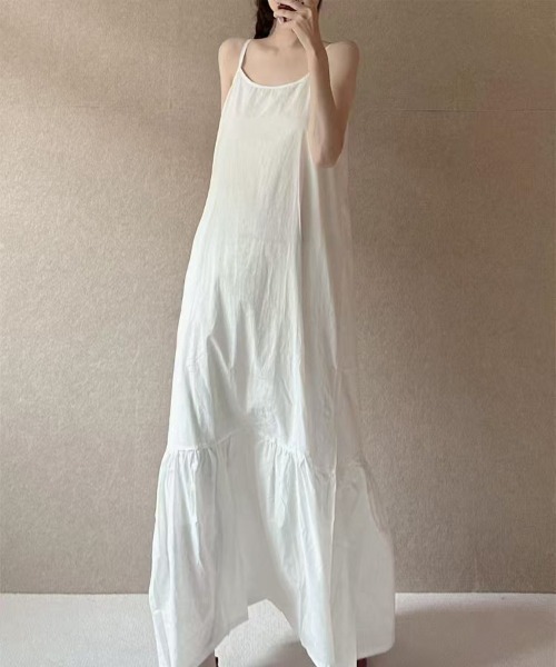 mielu(ミエル)の「Aラインロングキャミワンピース(ワンピース・レディース・ブラック/ホワイト・LARGE/MEDIUM)」の11枚目の写真