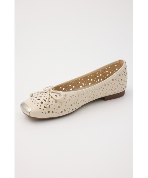 STACCATO（スタッカート）の「ヤムーシャドーライトフラット（パンプス・レディース・ホワイト/ブラック・24cm/22.5cm/23cm/23.5cm）」の4枚目の写真