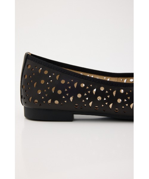 STACCATO（スタッカート）の「ヤムーシャドーライトフラット（パンプス・レディース・ホワイト/ブラック・24cm/22.5cm/23cm/23.5cm）」の17枚目の写真