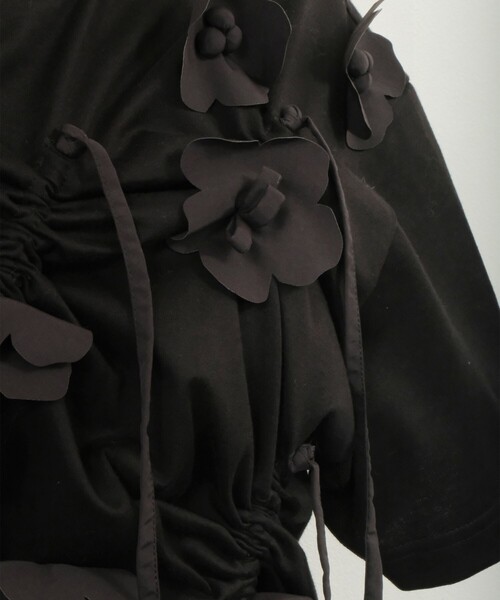 RIV NOBUHIKO(リブノブヒコ)の「【riv nobuhiko/リブノブヒコ】ANTHE FLOWER T-SHIRT/フラワーシャツ(Tシャツ/カットソー・レディース・ホワイト/ブラック・2)」の8枚目の写真