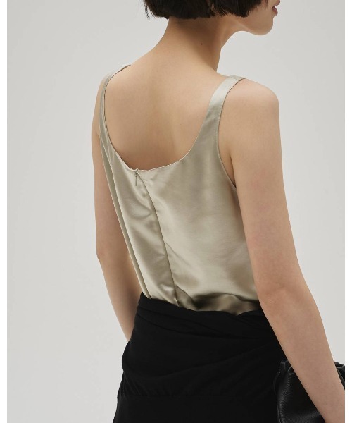 TODAYFUL(トゥデイフル)の「Squareneck Satin Dress 12610305(ワンピース・メンズ・オフホワイト/ブラック・38/36)」の6枚目の写真