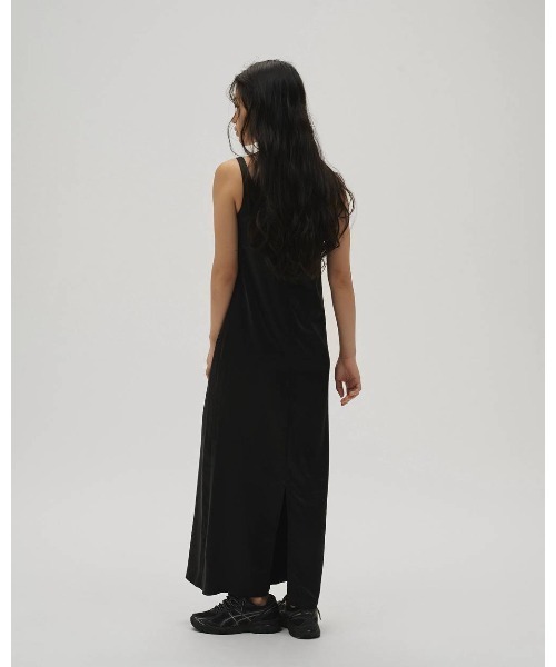 TODAYFUL(トゥデイフル)の「Squareneck Satin Dress 12610305(ワンピース・メンズ・オフホワイト/ブラック・38/36)」の9枚目の写真