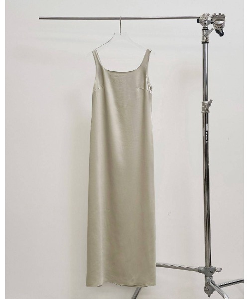 TODAYFUL(トゥデイフル)の「Squareneck Satin Dress 12610305(ワンピース・メンズ・オフホワイト/ブラック・38/36)」の12枚目の写真