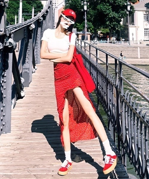Ritzy(リッツィー)の「アシンメトリー・ロングスカート(スカート・レディース・レッド/ブラック・LARGE/MEDIUM)」の5枚目の写真