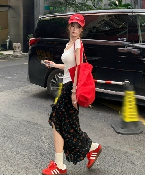 Ritzy(リッツィー)の「アシンメトリー・ロングスカート(スカート・レディース・レッド/ブラック・LARGE/MEDIUM)」の6枚目の写真