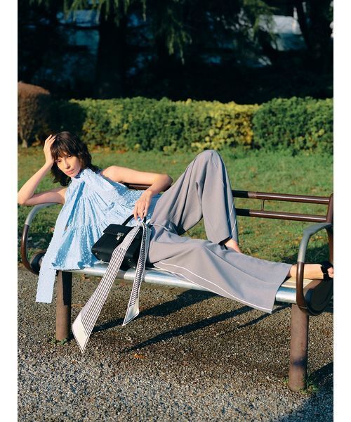 SNIDEL(スナイデル)の「シンプルラインパンツ(その他パンツ・レディース・グレー/ホワイト/ライトピンク・0/1)」の4枚目の写真
