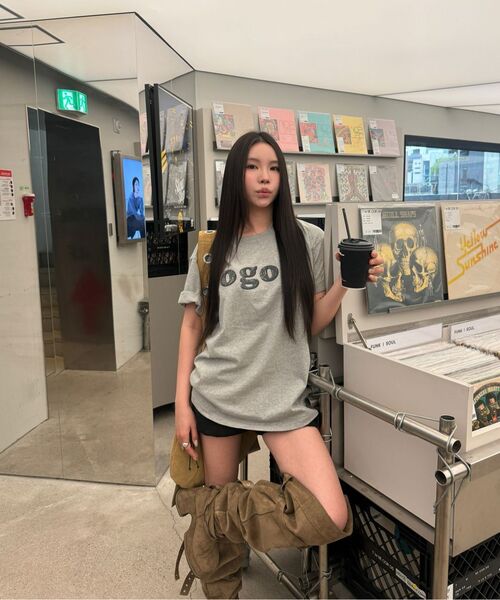DAMP(ドントアスクマイプラン)の「OGOHロゴTシャツ(3色展開)(Tシャツ/カットソー・レディース・グレー/ブラック/ホワイト・SMALL/MEDIUM/X-LARGE/XX-LARGE/LARGE)」の18枚目の写真