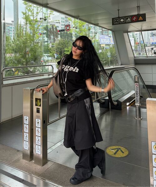 DAMP(ドントアスクマイプラン)の「OGOHロゴTシャツ(3色展開)(Tシャツ/カットソー・レディース・グレー/ブラック/ホワイト・SMALL/MEDIUM/X-LARGE/XX-LARGE/LARGE)」の21枚目の写真