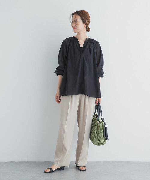 URBAN RESEARCH DOORS（アーバンリサーチドアーズ）の「『スタッフ企画』バックシャーリングタックブラウス（シャツ/ブラウス・レディース・ブラウン/ブラック・FREE）」の8枚目の写真