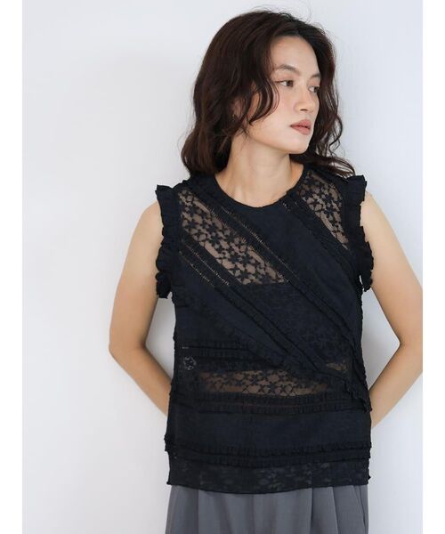 FIKA.(フィーカ)の「Lace panel frill blouse(シャツ/ブラウス・レディース・オフホワイト/ブラック・MEDIUM)」の3枚目の写真