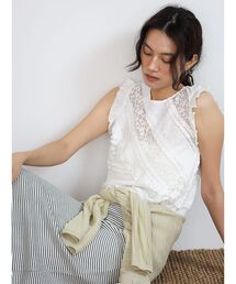 Lace panel frill blouse