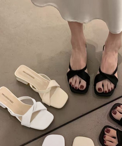 Miniministore(ミニミニストア)の「スクエアトゥサンダル ツイストミュール夏(サンダル・レディース・ホワイト/ブラック/アイボリー・22.5cm/23.5cm/24.5cm/24.0cm/23.0cm)」の21枚目の写真
