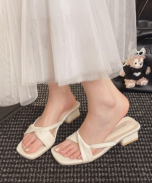 Miniministore(ミニミニストア)の「スクエアトゥサンダル ツイストミュール夏(サンダル・レディース・ホワイト/ブラック/アイボリー・22.5cm/23.5cm/24.5cm/24.0cm/23.0cm)」の17枚目の写真