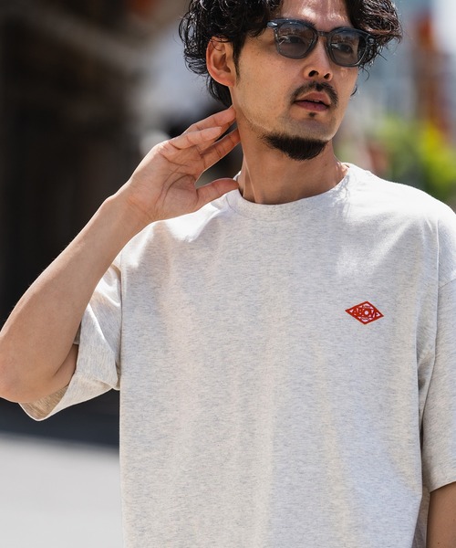 En serio TOKYO（エンソリオトーキョー）の「【GERRY】別注ダイヤワッペン半袖Tシャツ 42-9148G-BJ（Tシャツ/カットソー・メンズ・カーキ/ホワイト/オートミール/ブラック/ダークブルー・X-LARGE/SMALL/MEDIUM/LARGE）」の3枚目の写真