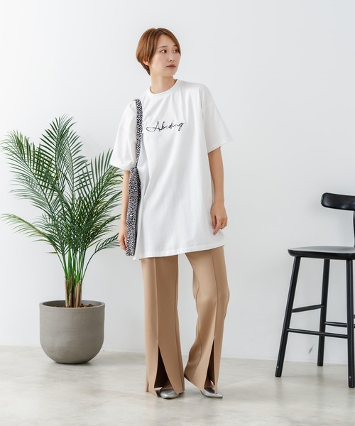 fort point(フォーポイント)の「【C-FORTPOINT/フォートポイント】【動きやすいサイドスリット入り】フロントロゴ 刺繍チュニック ゆったりシルエット 体形カバー シンプル カジュアル(Tシャツ/カットソー・レディース・チャコールグレー/ブラック/ベージュ/オフホワイト・FREE)」の20枚目の写真