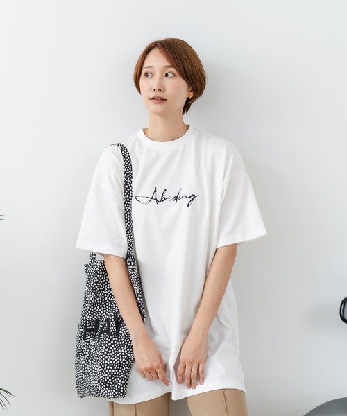 fort point(フォーポイント)の「【C-FORTPOINT/フォートポイント】【動きやすいサイドスリット入り】フロントロゴ 刺繍チュニック ゆったりシルエット 体形カバー シンプル カジュアル(Tシャツ/カットソー・レディース・チャコールグレー/ブラック/ベージュ/オフホワイト・FREE)」の14枚目の写真