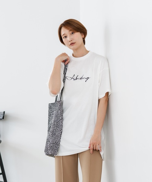fort point(フォーポイント)の「【C-FORTPOINT/フォートポイント】【動きやすいサイドスリット入り】フロントロゴ 刺繍チュニック ゆったりシルエット 体形カバー シンプル カジュアル(Tシャツ/カットソー・レディース・チャコールグレー/ブラック/ベージュ/オフホワイト・FREE)」の7枚目の写真