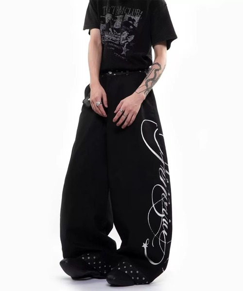 FreeZone(フリーゾーン)の「ドット切替ロゴプリントワイドパンツ(チノパンツ・メンズ・ブラック・S/M/L)」の13枚目の写真