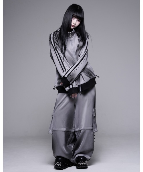 REFLEM(レフレム)の「『REFLEM/レフレム』スプレー加工スタッズライントラックジャージ(ジャージ・レディース・ホワイト/ブラック/グレー・FREE)」の21枚目の写真