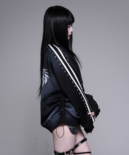 REFLEM(レフレム)の「『REFLEM/レフレム』スプレー加工スタッズライントラックジャージ(ジャージ・レディース・ホワイト/ブラック/グレー・FREE)」の5枚目の写真