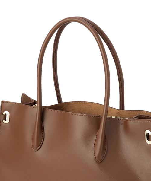 NATURAL BEAUTY BASIC（ナチュラルビューティーベーシック）の「〈A4収納可〉オーバルアイレットトート（トートバッグ・レディース・ダークブラウン/ブラック・-）」の6枚目の写真