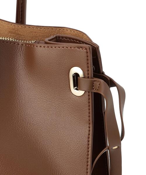 NATURAL BEAUTY BASIC（ナチュラルビューティーベーシック）の「〈A4収納可〉オーバルアイレットトート（トートバッグ・レディース・ダークブラウン/ブラック・-）」の7枚目の写真