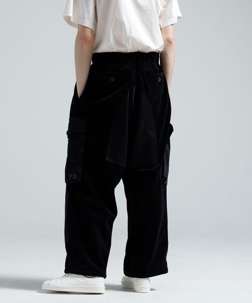 Y-3(ワイスリー)の「Y-3 VELVET CORDUROY UTILITY PANTS(カーゴパンツ・メンズ・ブラック・X-SMALL/SMALL/MEDIUM)」の3枚目の写真