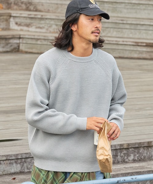 THE CRAFT CREW PRODUCTS（ザクラフトクループロダクツ）の「マルチファンクショナル オーバーサイズ ラグラン クルーネック リブニット / ウォッシャブル・アンチピリング・帯電防止【THE CRAFT CREW PRODUCTS】（ニット/セーター・メンズ・ブラック/プラム/アイボリー/杢グレー/ダークオリーブ/キャメル/ネイビー/チャコール/ブラウン系・S/M/L）」の3枚目の写真