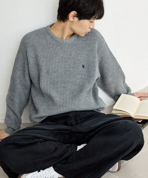 U.S. POLO ASSN.(ユーエスポロアッスン)の「U.S. POLO ASSN. × PUBLUX/ユーエスポロアッスン 別注 ワンポイント 刺繍 畦編み クルーネック ニット プルオーバー 限定展開(ニット/セーター・メンズ・グレー/ブラック/ネイビー/サックスブルー・LARGE/MEDIUM/SMALL)」の11枚目の写真