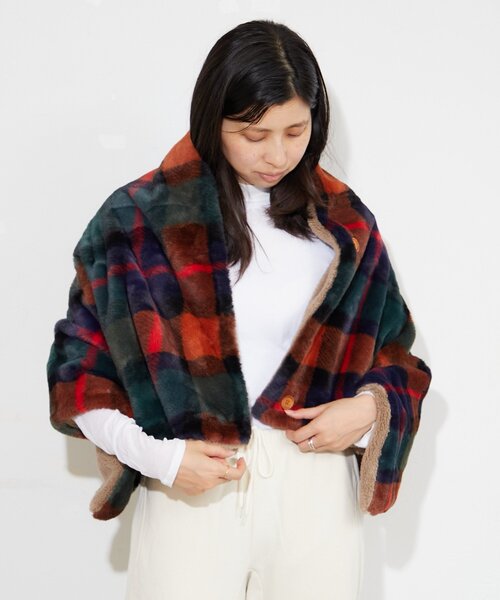 BIRTHDAY BAR(バースデイバー)の「チェックファーポンチョブランケット(ブランケット・レディース・レッド/ネイビー/イエロー・0)」の6枚目の写真