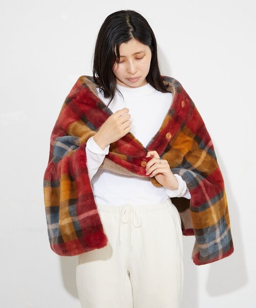 BIRTHDAY BAR(バースデイバー)の「チェックファーポンチョブランケット(ブランケット・レディース・レッド/ネイビー/イエロー・0)」の15枚目の写真