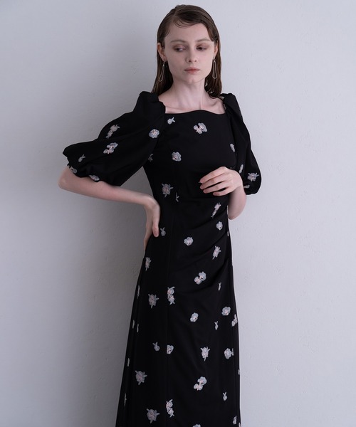 atlo（アトロ）の「ミモレ&袖あり フォーマル 花刺繍  ギャザースリーブ Iライン セレモニー 結婚式二次会 パーティードレス お呼ばれ オケージョンドレス 同窓会成人式（ドレス・レディース・ベージュ/ブラック/チャコール・M）」の14枚目の写真
