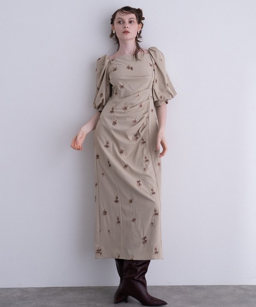 atlo（アトロ）の「ミモレ&袖あり フォーマル 花刺繍  ギャザースリーブ Iライン セレモニー 結婚式二次会 パーティードレス お呼ばれ オケージョンドレス 同窓会成人式（ドレス・レディース・ベージュ/ブラック/チャコール・M）」の18枚目の写真