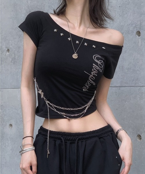KsG(ケーエスジー)の「チェーンデザインアシメトップス(Tシャツ/カットソー・レディース・ホワイト/ブラック・MEDIUM/SMALL)」の1枚目の写真