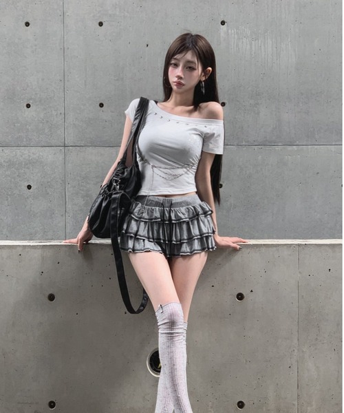 KsG(ケーエスジー)の「チェーンデザインアシメトップス(Tシャツ/カットソー・レディース・ホワイト/ブラック・MEDIUM/SMALL)」の6枚目の写真