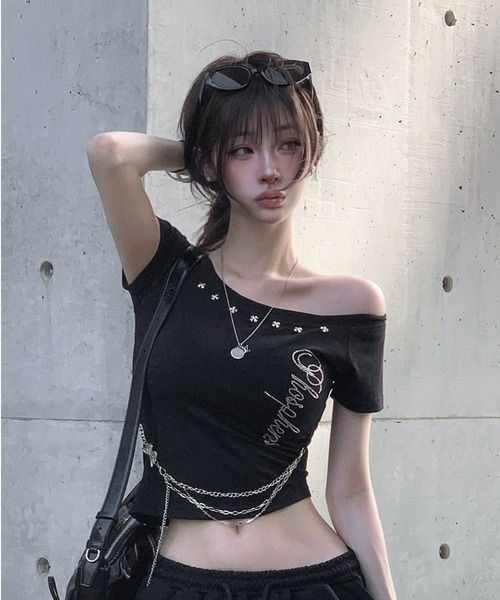 KsG(ケーエスジー)の「チェーンデザインアシメトップス(Tシャツ/カットソー・レディース・ホワイト/ブラック・MEDIUM/SMALL)」の8枚目の写真